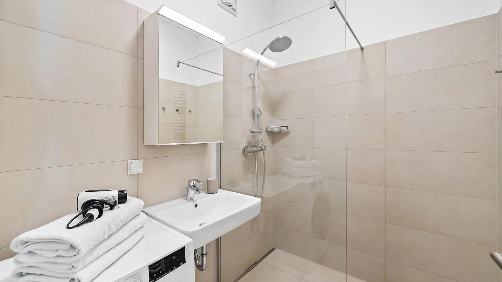 Nur 15 Minuten Ins Zentrum - Neu Renoviert Und Ruhig Gelegen Vienne Appartement
